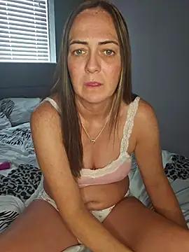 Emzdoll25 from StripChat is Freechat