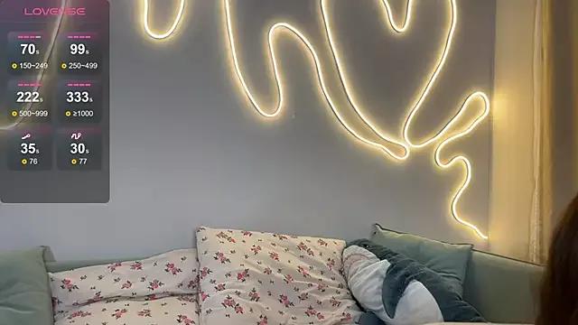 Girls and cam to cam: Watch as these sophisticated entertainers uncover their stunning costumes and curvaceous curves online!