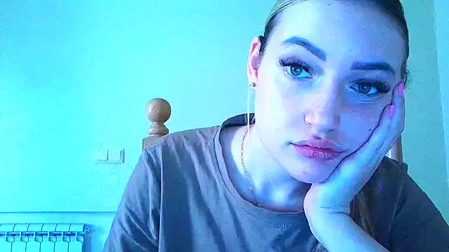 evasmiller_ from StripChat is Freechat