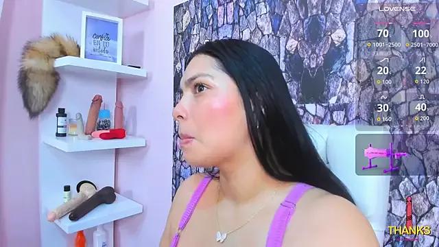 Girls and cam to cam: Watch as these sophisticated entertainers uncover their stunning costumes and curvaceous curves online!