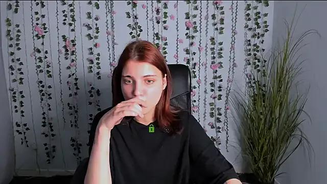 evelyn_muse from StripChat is Freechat