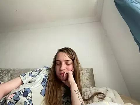 EvieRoseex from StripChat is Freechat