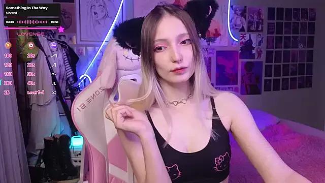 evierosen from StripChat is Freechat