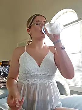 Girls and cam to cam: Watch as these sophisticated entertainers uncover their stunning costumes and curvaceous curves online!
