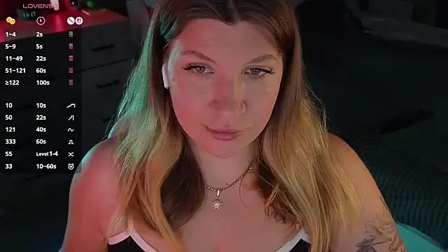 Girls and cam to cam: Watch as these sophisticated entertainers uncover their stunning costumes and curvaceous curves online!