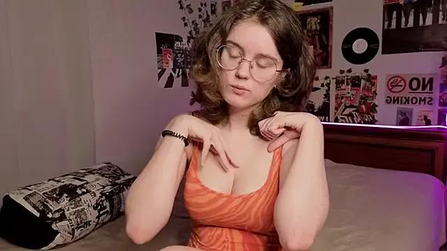 FalineChasey from StripChat is Freechat