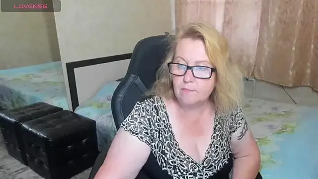 Frau_Marta from StripChat is Freechat