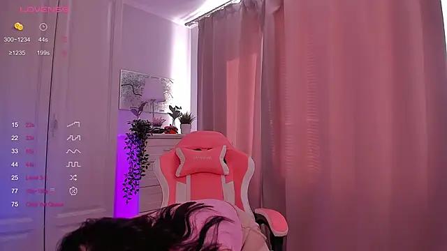 Girls and cam to cam: Watch as these sophisticated entertainers uncover their stunning costumes and curvaceous curves online!