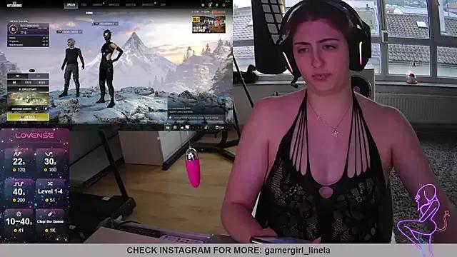 Girls and cam to cam: Watch as these sophisticated entertainers uncover their stunning costumes and curvaceous curves online!