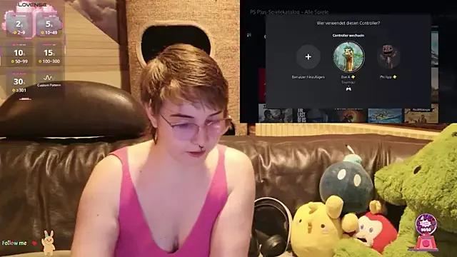 Girls and cam to cam: Watch as these sophisticated entertainers uncover their stunning costumes and curvaceous curves online!