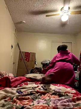 gamingcouple420 from StripChat is Freechat