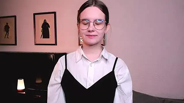 Photos of GennieKelso from StripChat is Freechat