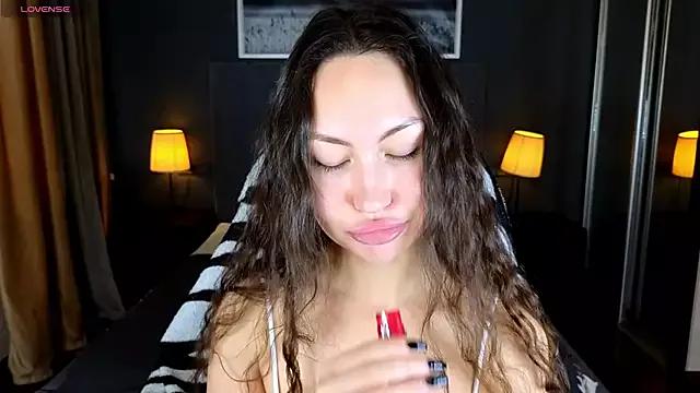 GIGI_BENNET from StripChat is Freechat