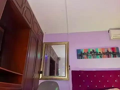 Gigi_hadig from StripChat is Freechat