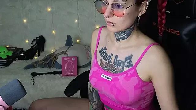 Girls and cam to cam: Watch as these sophisticated entertainers uncover their stunning costumes and curvaceous curves online!