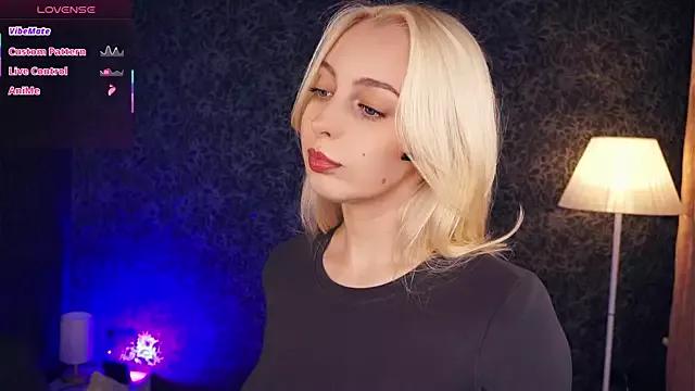 GIoria_cute from StripChat is Freechat