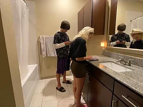 Girls and cam to cam: Watch as these sophisticated entertainers uncover their stunning costumes and curvaceous curves online!