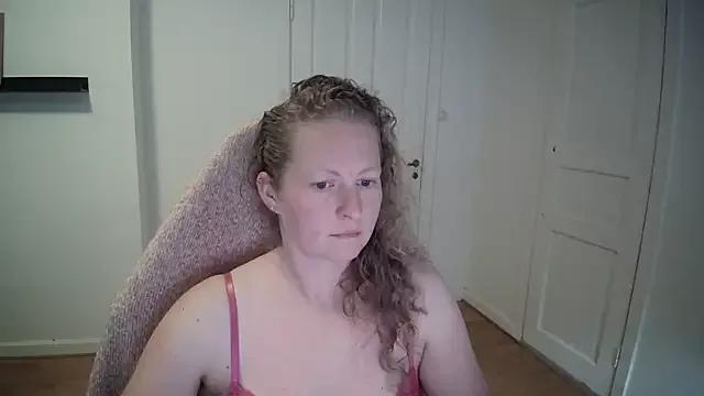 Girlnina-1995 from StripChat is Freechat