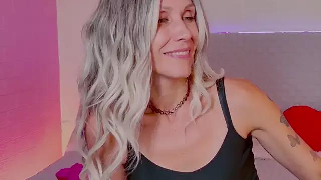 Girls and cam to cam: Watch as these sophisticated entertainers uncover their stunning costumes and curvaceous curves online!