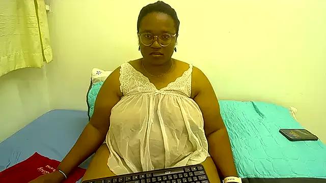 GoddessWhore33 from StripChat