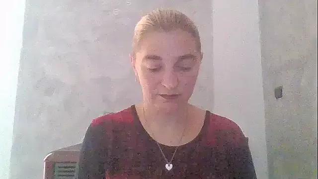 GoldenAngelMilf from StripChat is Freechat