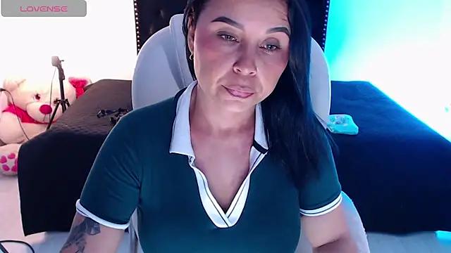 Girls and cam to cam: Watch as these sophisticated entertainers uncover their stunning costumes and curvaceous curves online!