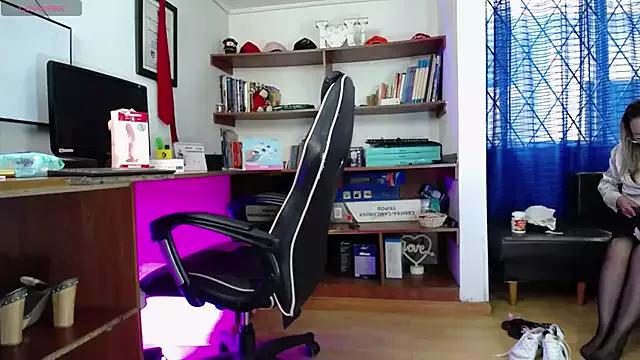 GretaVoss_ from StripChat is Freechat