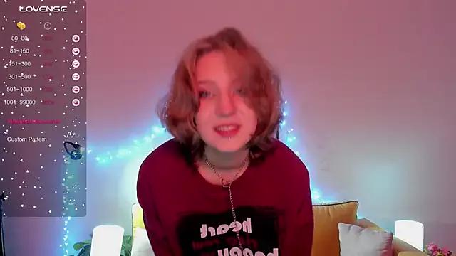 Hailey_Foxy from StripChat is Freechat
