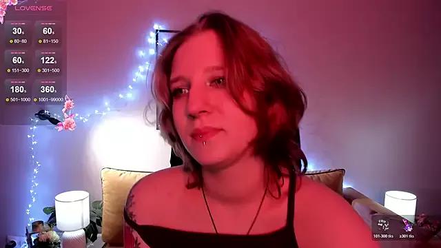 Hailey_Foxy from StripChat is Freechat