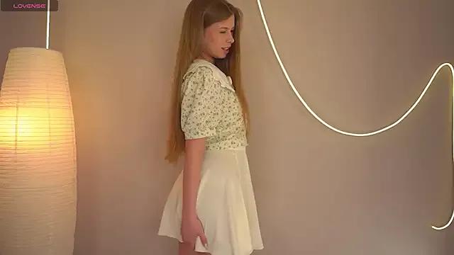Photos of HaileyQueeen_ from StripChat is Freechat