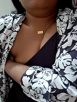 Half_girlfrnd_530 from StripChat is Freechat