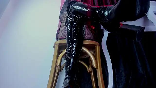 Girls and cam to cam: Watch as these sophisticated entertainers uncover their stunning costumes and curvaceous curves online!