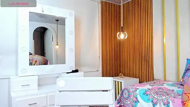 Girls and cam to cam: Watch as these sophisticated entertainers uncover their stunning costumes and curvaceous curves online!