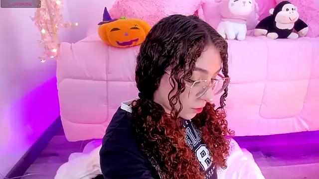 hannacutegod from StripChat is Freechat