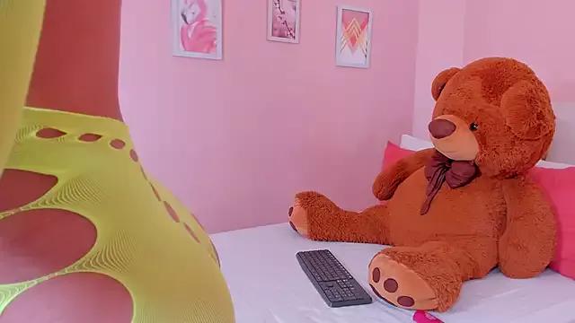 Girls and cam to cam: Watch as these sophisticated entertainers uncover their stunning costumes and curvaceous curves online!