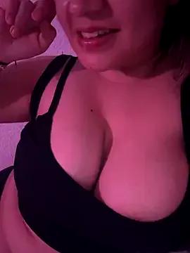 hannahcdmx from StripChat is Freechat