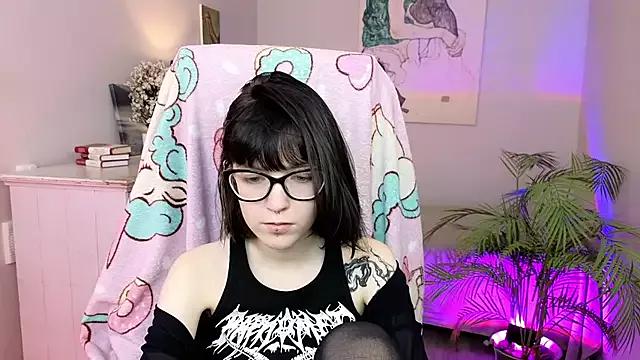 HazelTompson from StripChat is Freechat