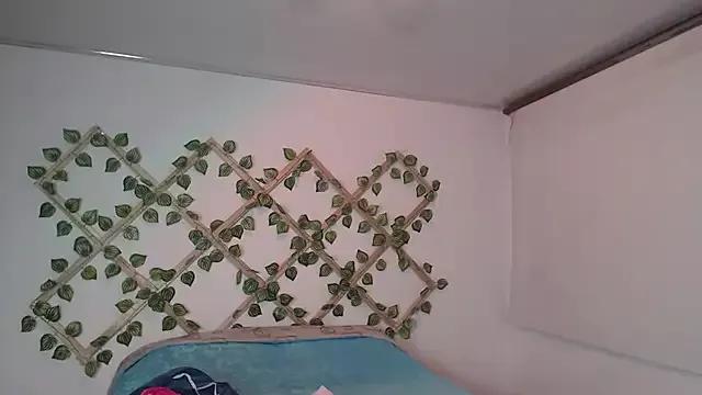 Helen_kitten from StripChat is Freechat