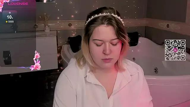 HelenHartt from StripChat is Freechat