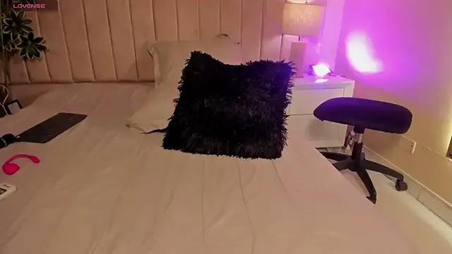 Girls and cam to cam: Watch as these sophisticated entertainers uncover their stunning costumes and curvaceous curves online!
