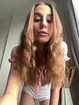 HellPeach from StripChat is Freechat
