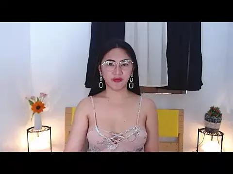 HermoSa_Christine from StripChat is Freechat