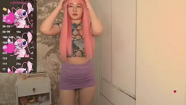 Girls and cam to cam: Watch as these sophisticated entertainers uncover their stunning costumes and curvaceous curves online!