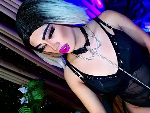 Girls and cam to cam: Watch as these sophisticated entertainers uncover their stunning costumes and curvaceous curves online!