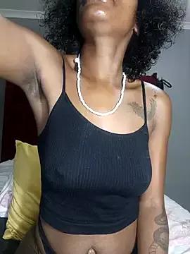 HoneyDropsX from StripChat is Freechat