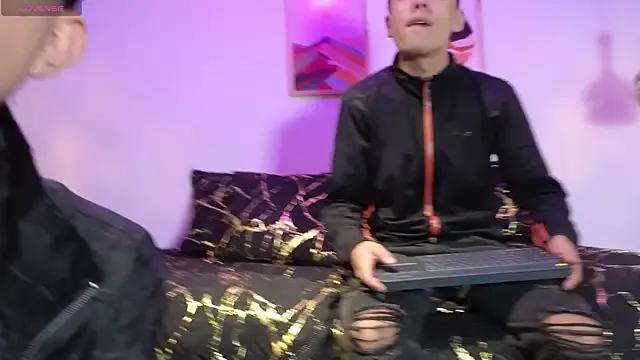 hoot_boyss from StripChat is Freechat