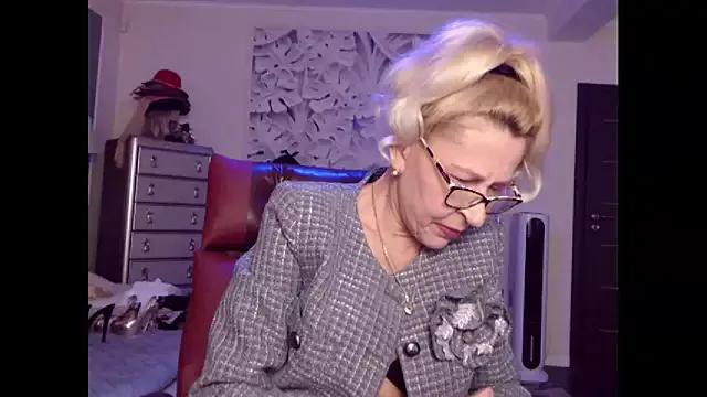 Girls and cam to cam: Watch as these sophisticated entertainers uncover their stunning costumes and curvaceous curves online!
