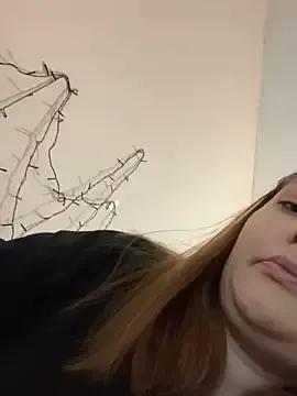 HotsWeeTDreams from StripChat is Freechat