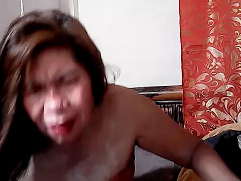 Hottestsexxy_Elynnn from StripChat is Freechat