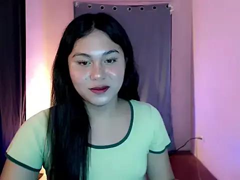 Hottie_Kiraxx from StripChat is Freechat